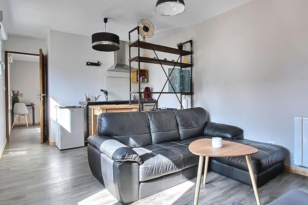 בורז'ה Appartement T2 Independant Au Coeur De La Ville מראה חיצוני תמונה