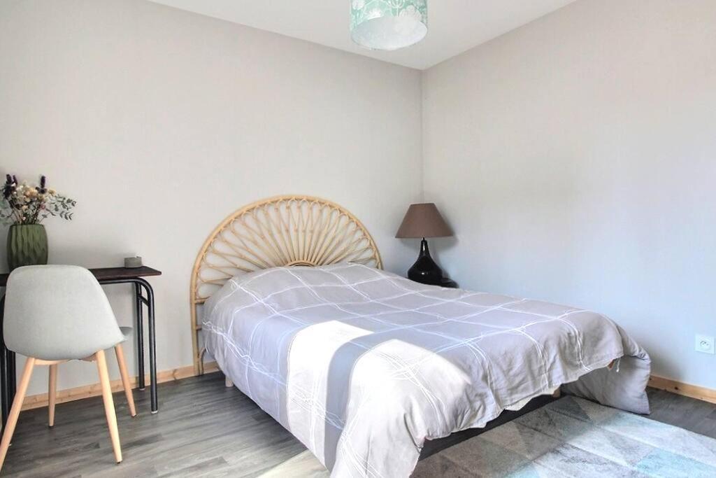 בורז'ה Appartement T2 Independant Au Coeur De La Ville מראה חיצוני תמונה