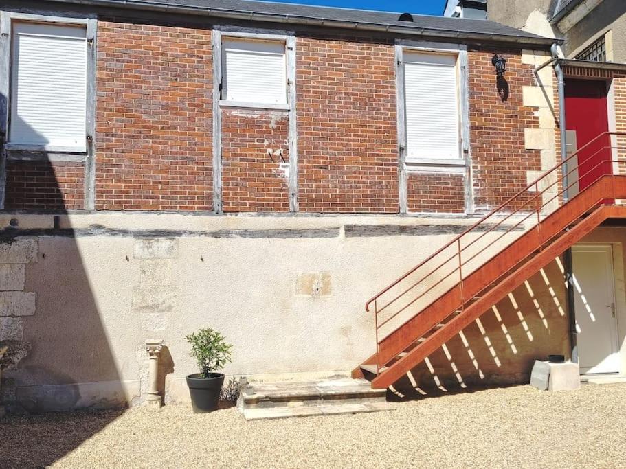 בורז'ה Appartement T2 Independant Au Coeur De La Ville מראה חיצוני תמונה