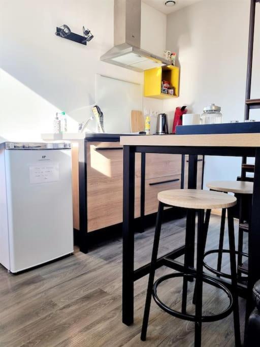 בורז'ה Appartement T2 Independant Au Coeur De La Ville מראה חיצוני תמונה